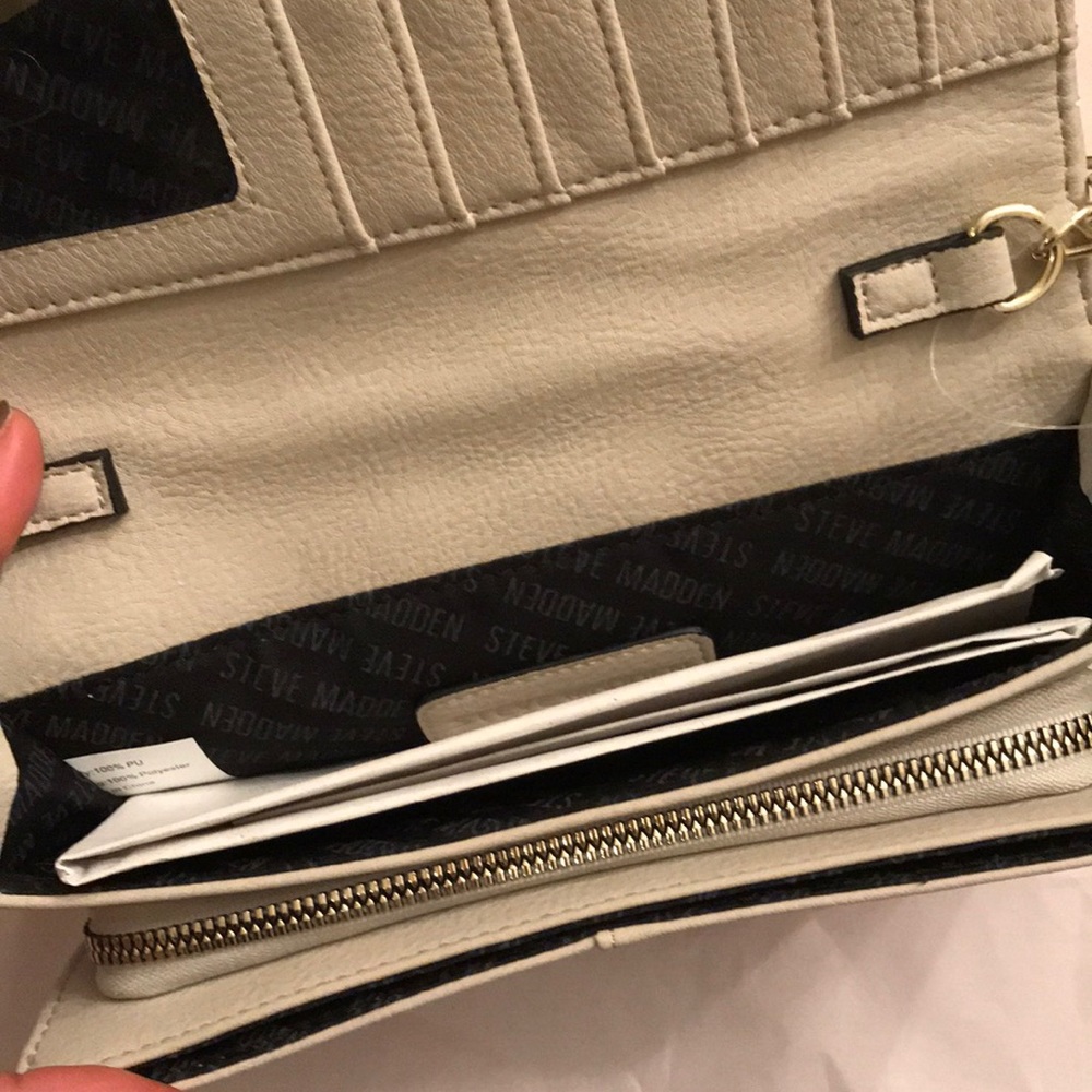 Steve Madden Crossbody Bag - Picture 4 of 4